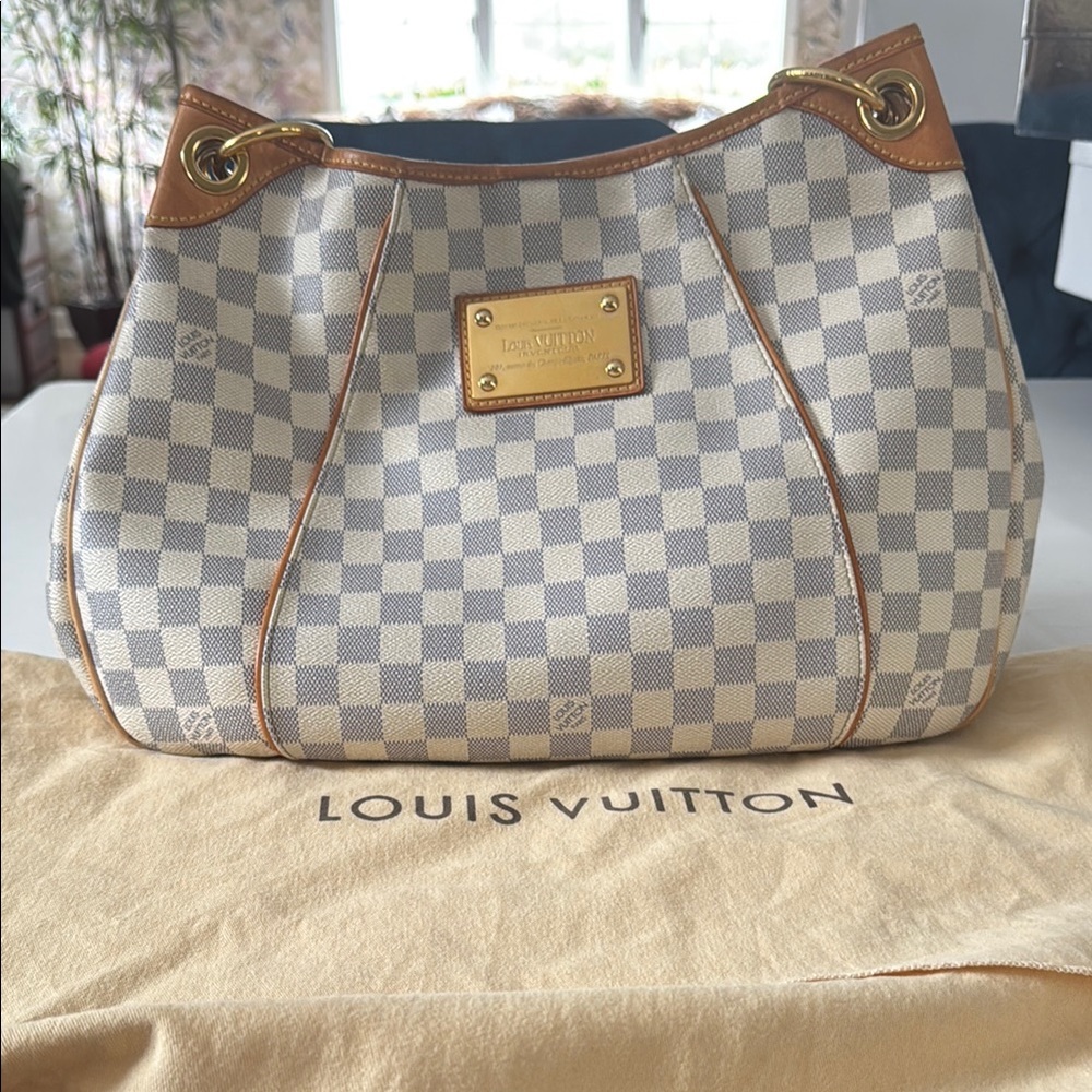 Louis Vuitton White and Brown Checkered Women's Bag